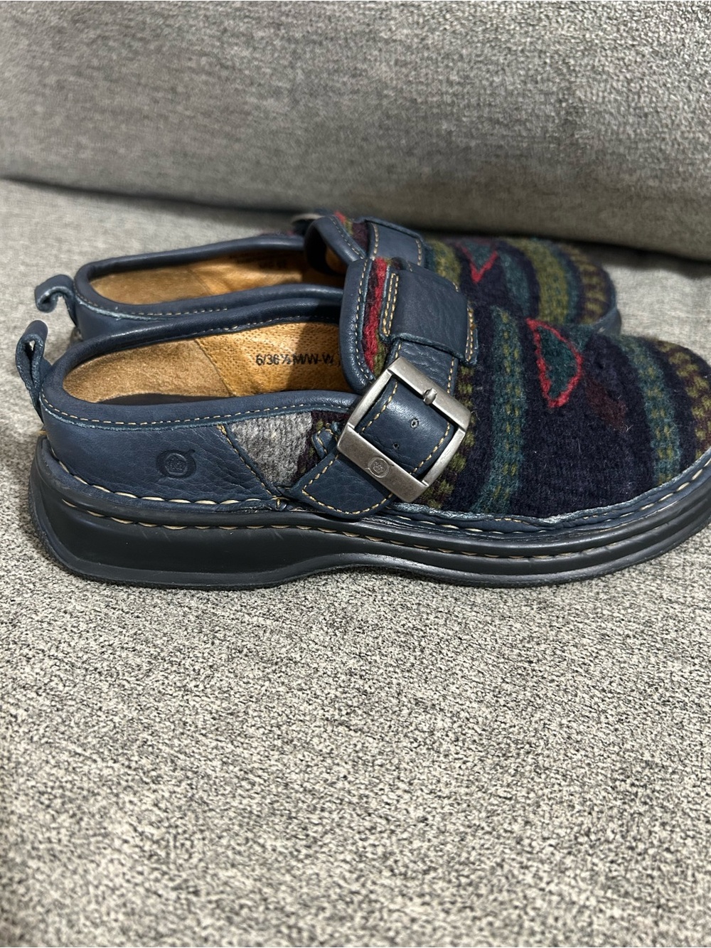 Born Leather Aztec Blanket Clogs Womens Size 6 - Picture 4 of 9